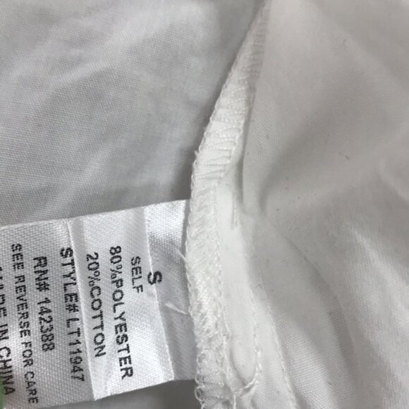 ESSUE WHITE BUTTON-DOWN TOP - Picture 5 of 6